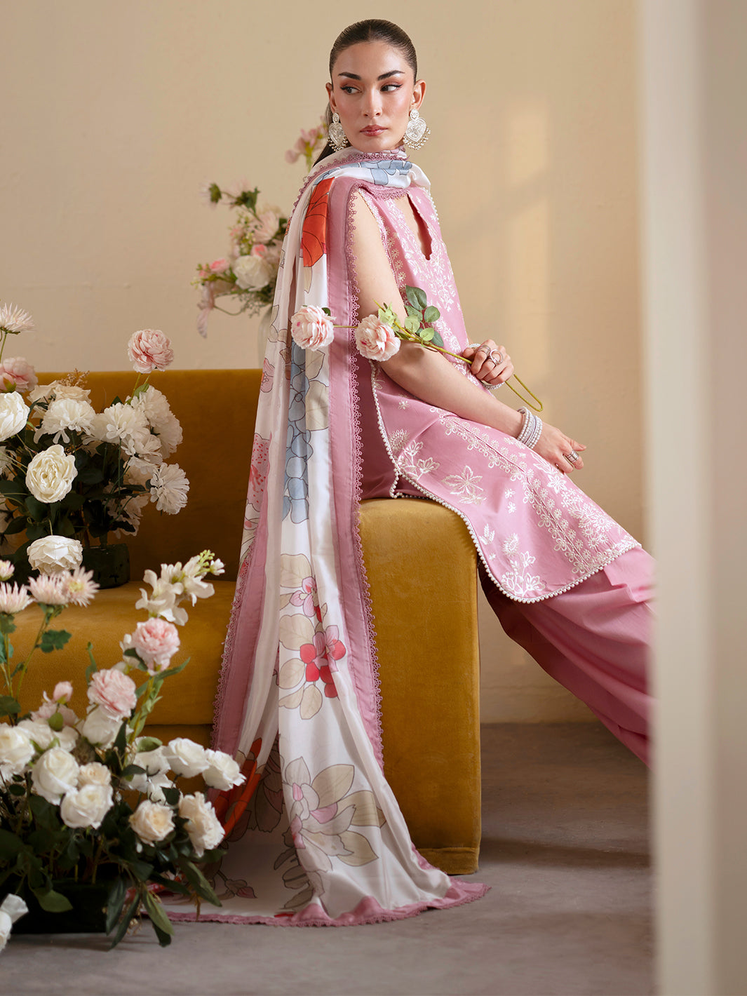 Mahnur Ember Embroidered Luxury Lawn 3-Piece – SI-F-112