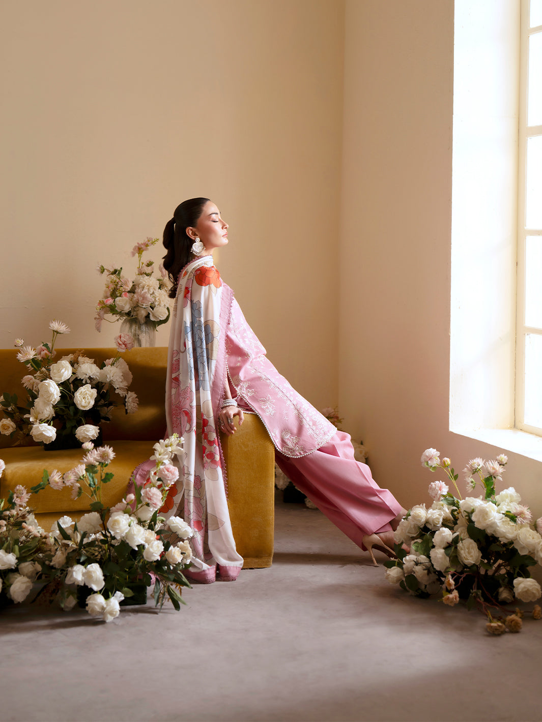 Mahnur Ember Embroidered Luxury Lawn 3-Piece – SI-F-112