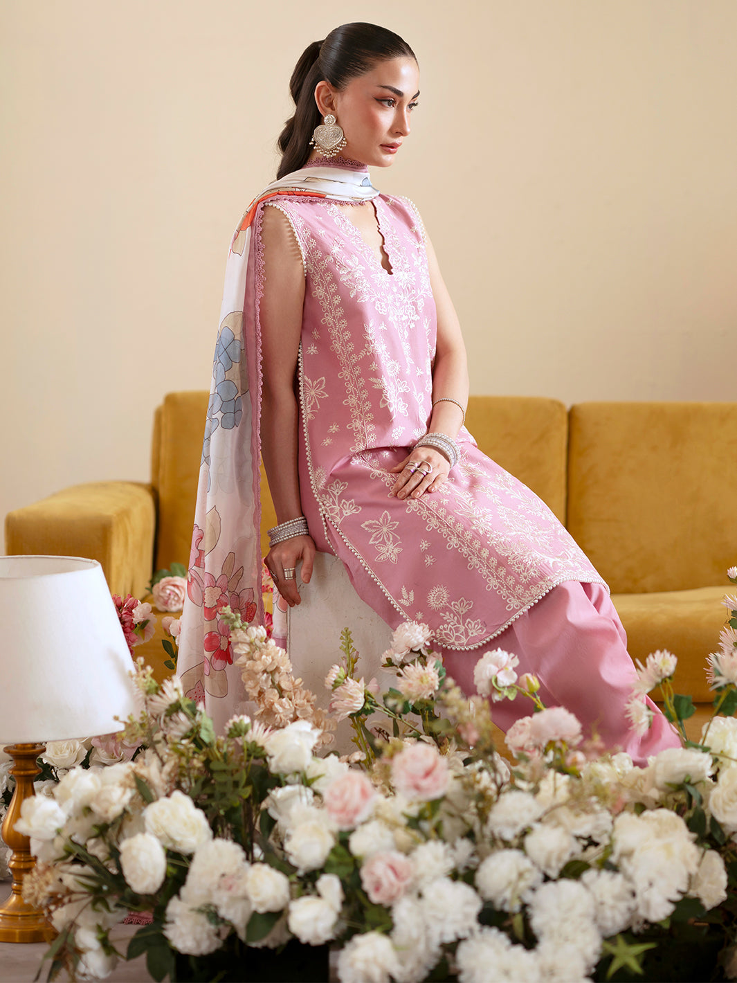 Mahnur Ember Embroidered Luxury Lawn 3-Piece – SI-F-112
