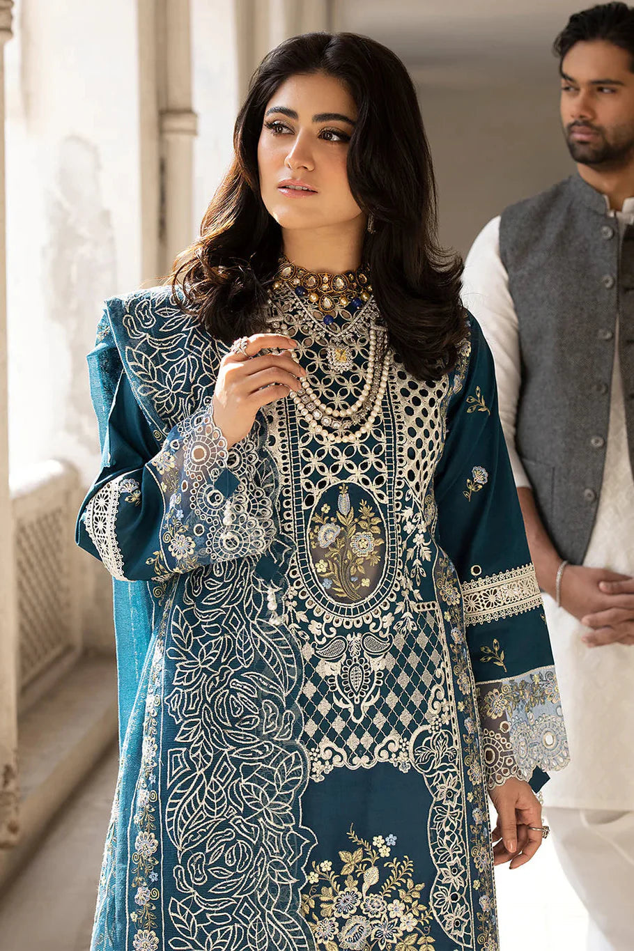 MAHNUR - 3PC LAWN EMBROIDERED Unstitched Collection SI F 18