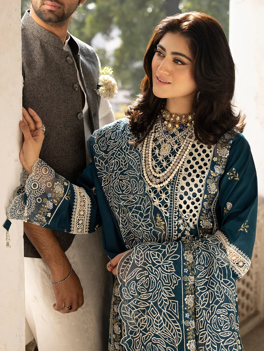 MAHNUR - 3PC LAWN EMBROIDERED Unstitched Collection SI F 18
